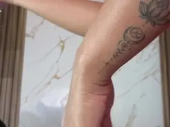 Aria_Russo  live sex cam