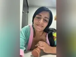 Georgina25  live sex cam