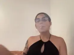 Imbabyinna  live sex cam