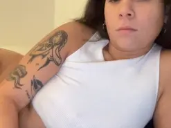 Imbabyinna  live sex cam