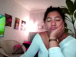 Bellacrespa  live sex cam