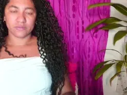 Bellacrespa  live sex cam