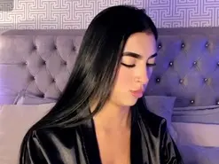 AriRobertt  live sex cam