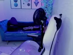 Tammy-Petite  live sex cam