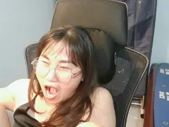 Sluttygirl30  live sex cam