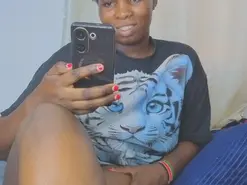 Its_Her  live sex cam