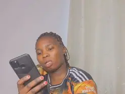 Its_Her  live sex cam