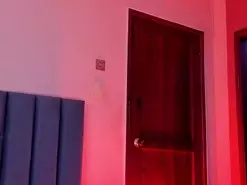 CelesteQueen  live sex cam