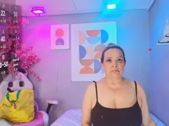 Wife_mature  live sex cam
