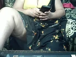 Indianbhabi40  live sex cam