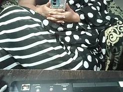 Indianbhabi40  live sex cam