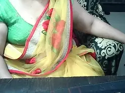 Indianbhabi40  live sex cam