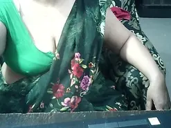 Indianbhabi40  live sex cam