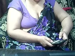 Indianbhabi40  live sex cam
