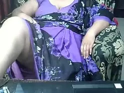 Indianbhabi40  live sex cam