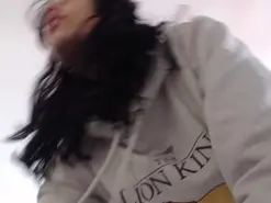 Valak133  live sex cam