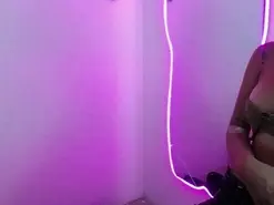 Isabella-18  live sex cam