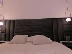 MaryLewis  live sex cam