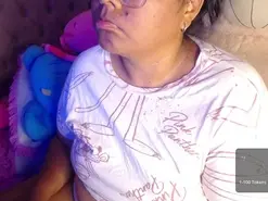 Alanna-Brunette  live sex cam