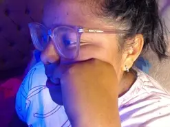 Alanna-Brunette  live sex cam