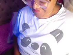 Alanna-Brunette  live sex cam