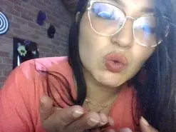 Spit_Queen777  live sex cam
