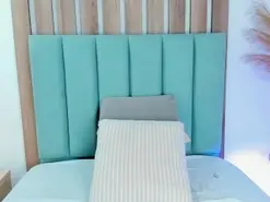 AriadnaHolt  live sex cam