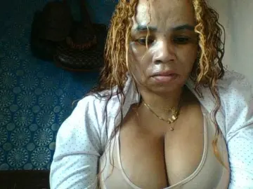 Amanah  live sex cam