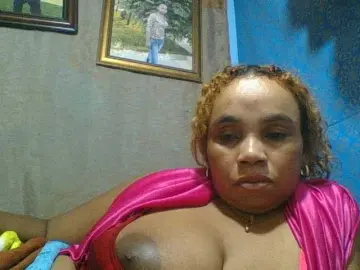 Amanah  live sex cam