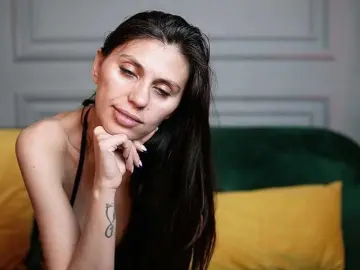 LucyBook  live sex cam