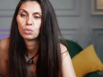 LucyBook  live sex cam