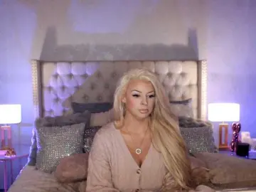 Xtinastar  live sex cam