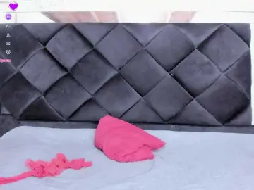 AnnieMiller-  live sex cam