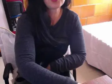 Charlotemple5  live sex cam