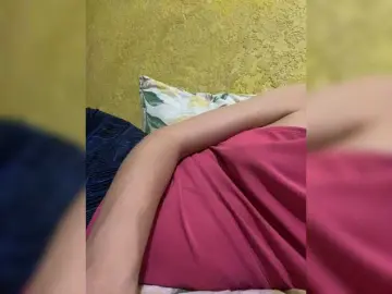 Juicypeach69  live sex cam