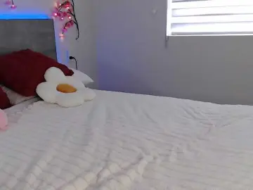 Krispyshot  live sex cam
