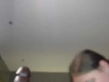 Krispyshot  live sex cam
