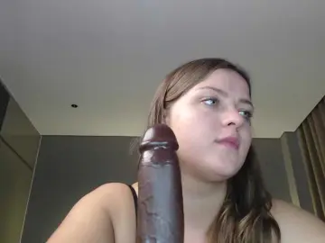 Krispyshot  live sex cam
