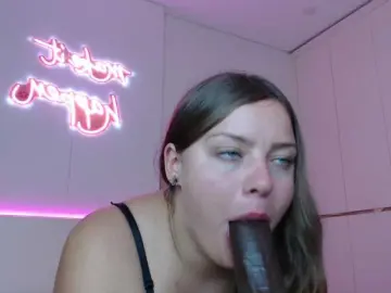 Krispyshot  live sex cam
