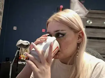 AndriaTriolo  live sex cam