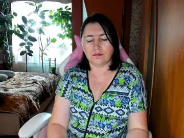 Lola18111  live sex cam