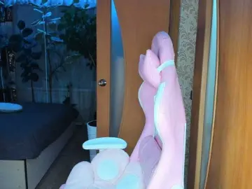 Lola18111  live sex cam