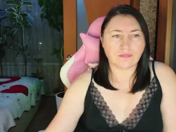 Lola18111  live sex cam