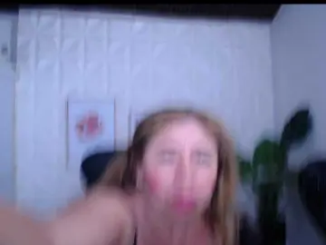 Valentina-mature  live sex cam