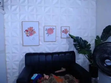 Valentina-mature  live sex cam