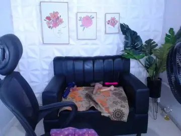 Valentina-mature  live sex cam