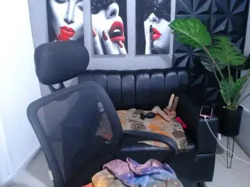 Valentina-mature  live sex cam