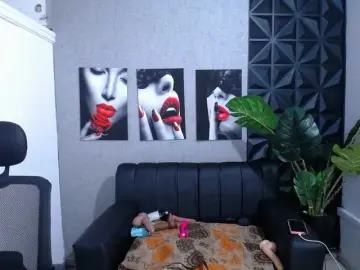 Valentina-mature  live sex cam