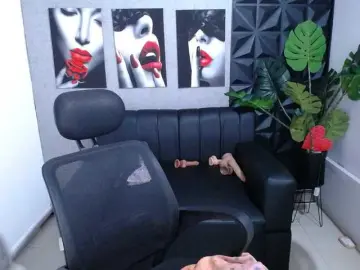 Valentina-mature  live sex cam