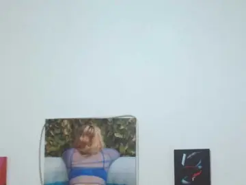 Valentina-mature  live sex cam